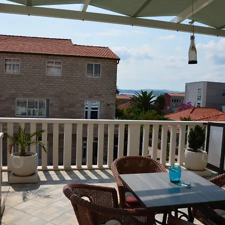 Apartments Dami - 100M From The Sea Orebic Exterior photo