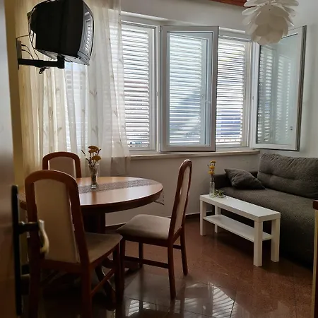 Apartments Dami - 100M From The Sea Orebic Exterior photo