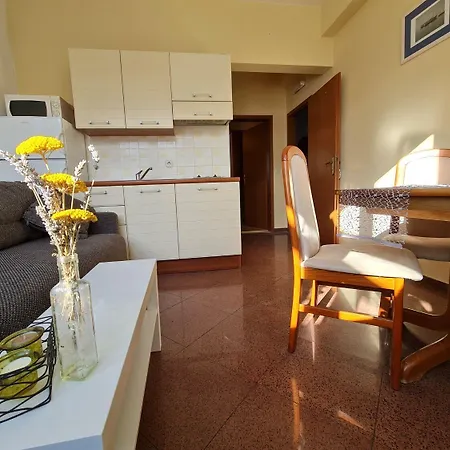 Apartments Dami - 100M From The Sea Orebic Exterior photo
