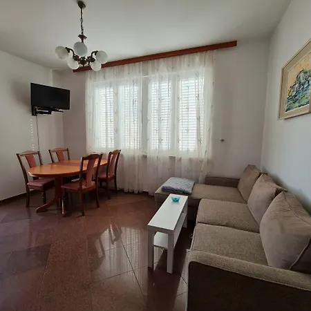 Apartments Dami - 100M From The Sea Orebic Exterior photo