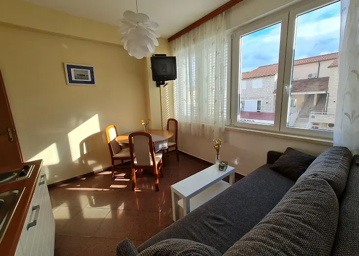 Apartments Dami - 100M From The Sea